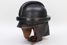 Imperial Germany - M1913 pilot's crash helmet (Döberitz 1917)