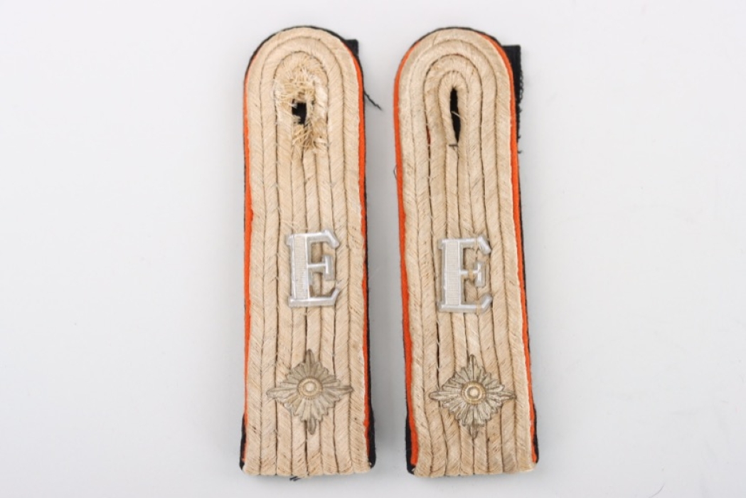 Waffen-SS Sonderdienste "E" shoulder boards for an SS-Obersturmführer