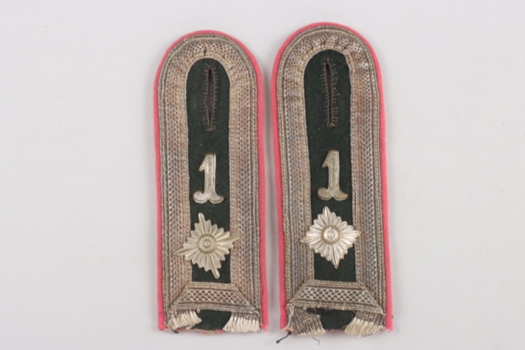 Heer shoulder straps for a Feldwebel of Panzer Regiment 1