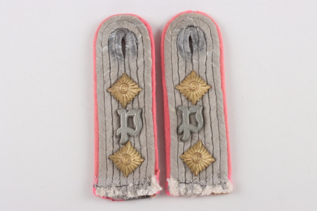 Heer Shoulder Boards for a Hauptmann of Panzerjäger