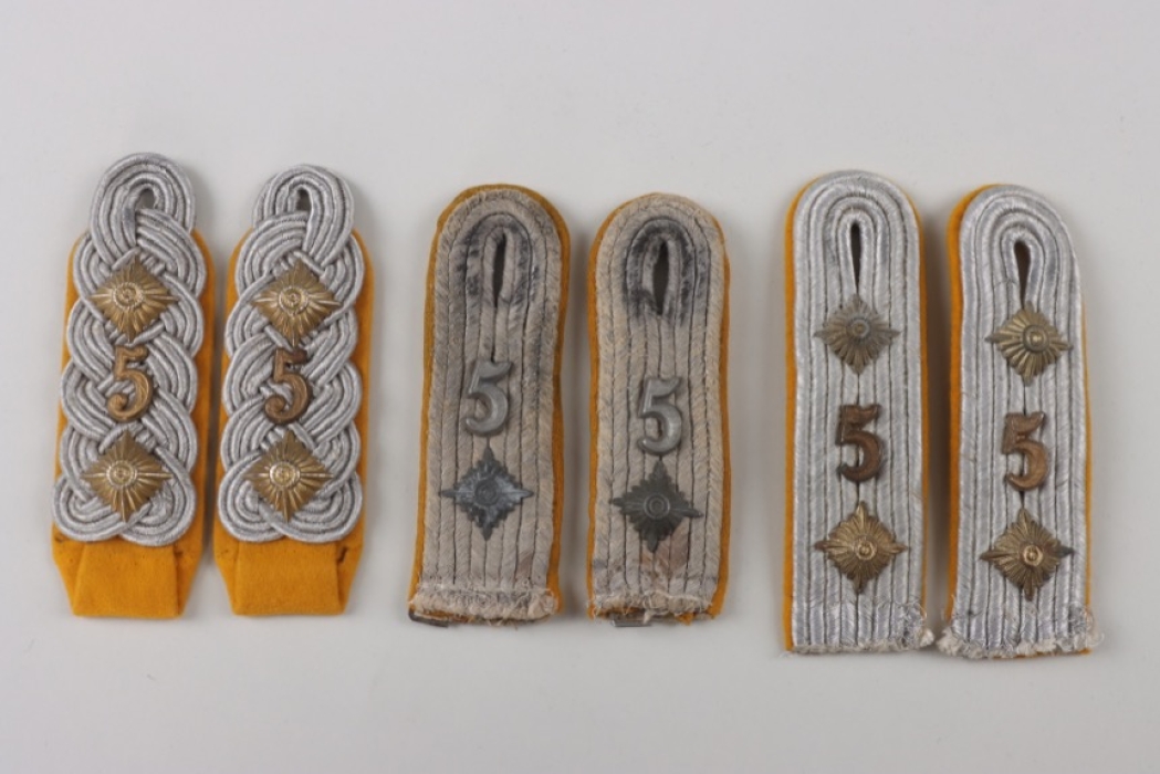 Kavallerie-Regiment 5 lot of three pairs of shoulder boards for officers