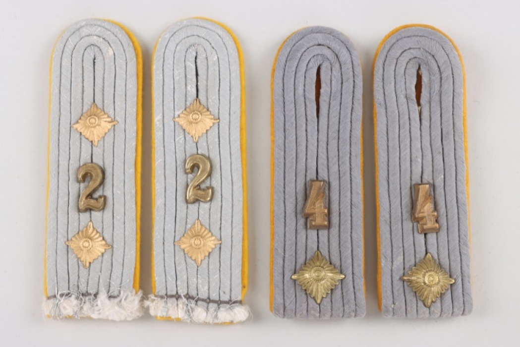 Heer shoulder boards for a Rittmeister and a Oberleutnant of Kavallerie Regiment 2 and 4