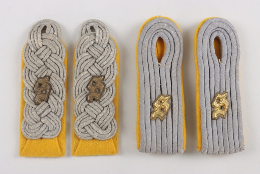 Heer shoulder boards for a Major and a Leutnant of Kavallerie Schule Hannover