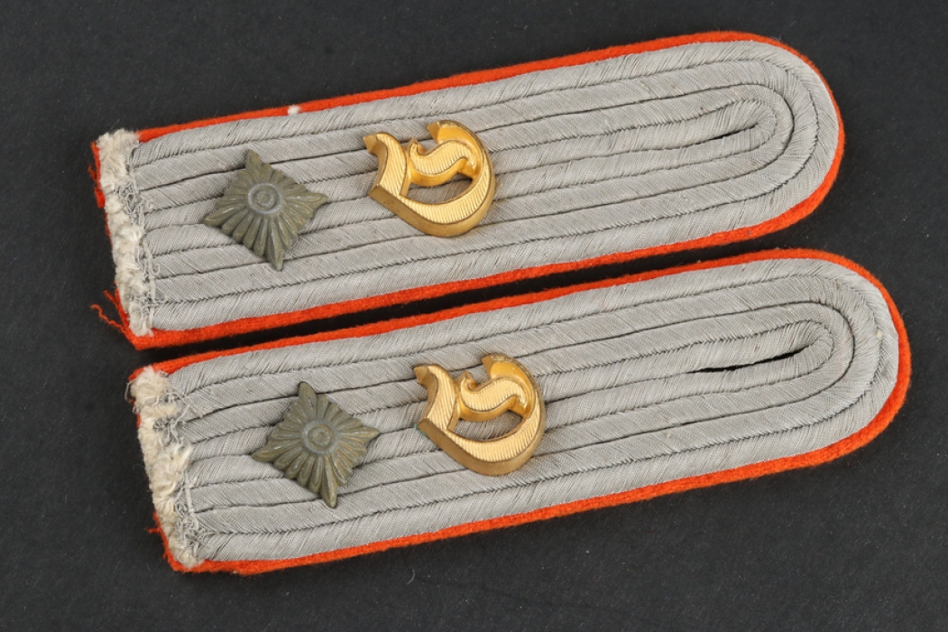 Pair of Shoulder Boards Military Police