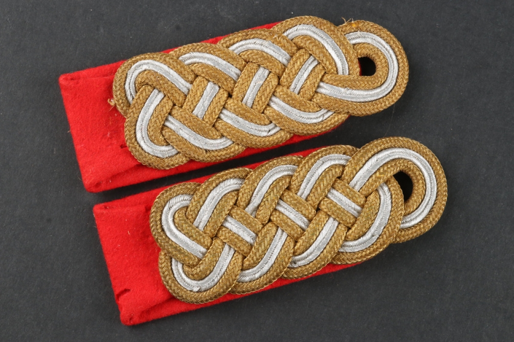 Pair of Shoulder Boards Generalmajor