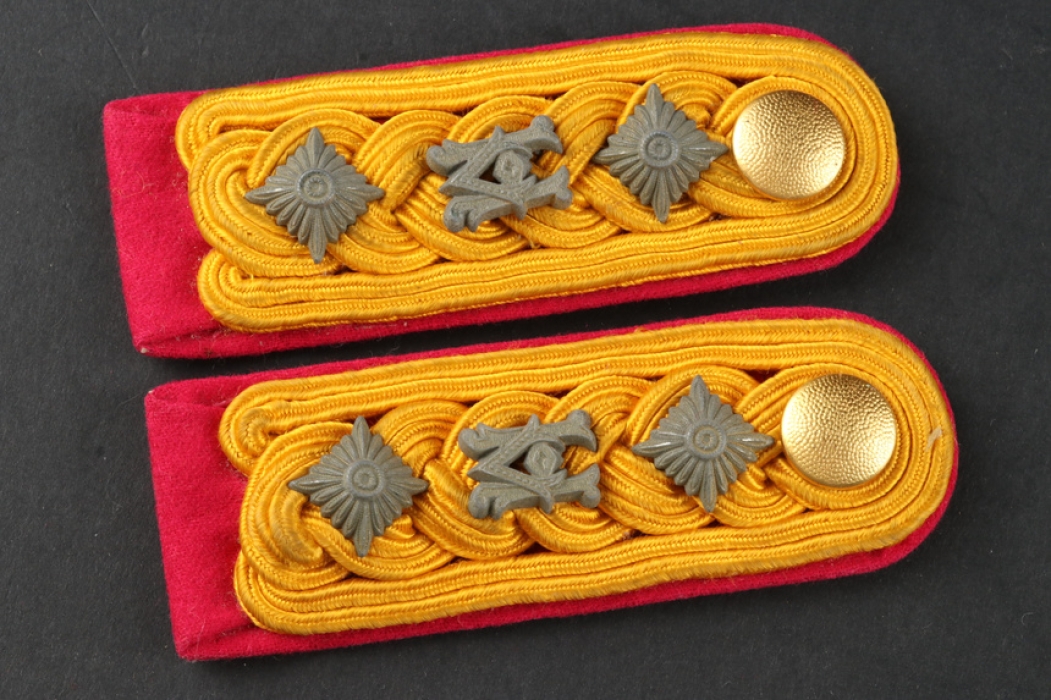 Pair of Shoulder Boards Wehrmachtsbeamter Ministrialdirigent in Staff Position