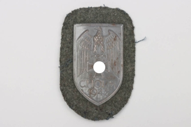 Cholm combatant - Cholm Shield
