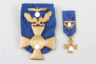 Heer & Kriegsmarine Long Service Award 1st Class for 40 years with oak leaf and miniature
