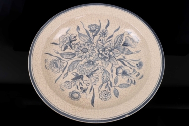 Allach - ceramic plate (flower decoration, dark blue)