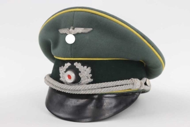 Heer signals visor cap for officers