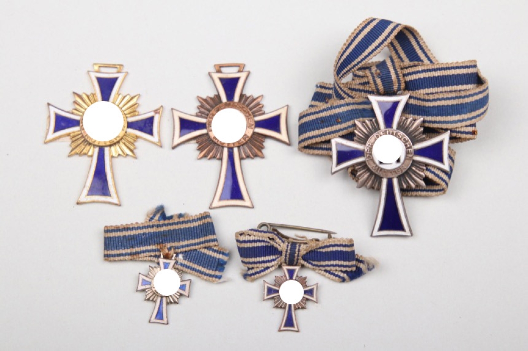 5 x Cross of Honour of the German Mother & miniatures