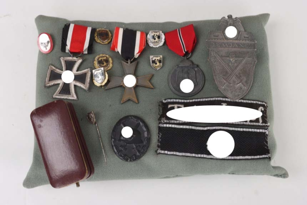 SS-Division "Totenkopf" medal and insignia grouping
