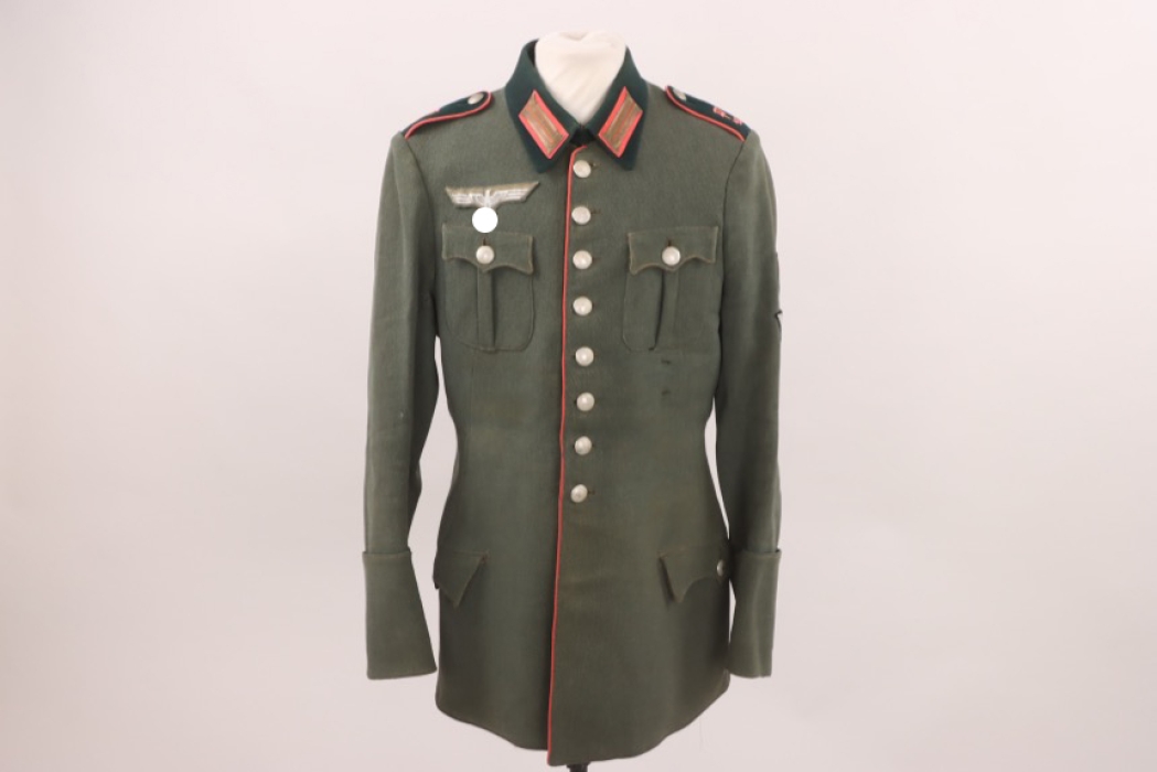 Heer Pz.Abw.42 Dienstrock with signal personell badge - Gefreiter