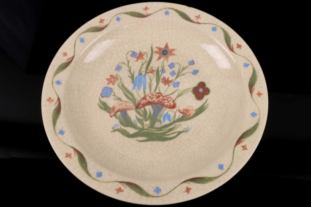 Allach - ceramic plate (flower decoration)