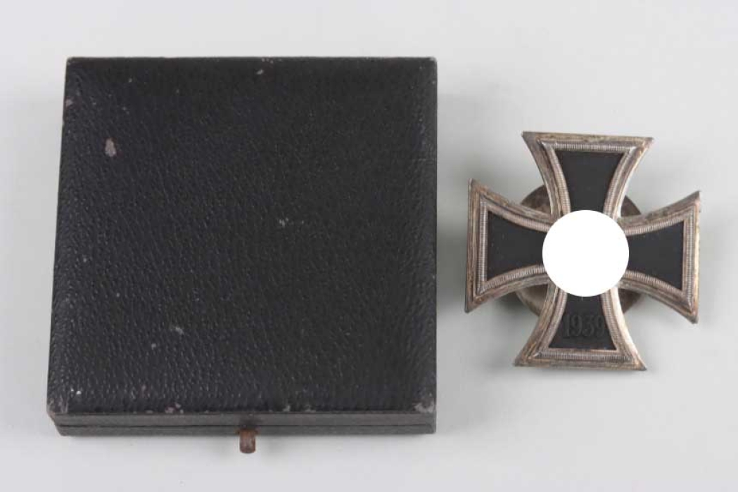 1939 Iron Cross 1st Class with screwback in LDO case - L/52