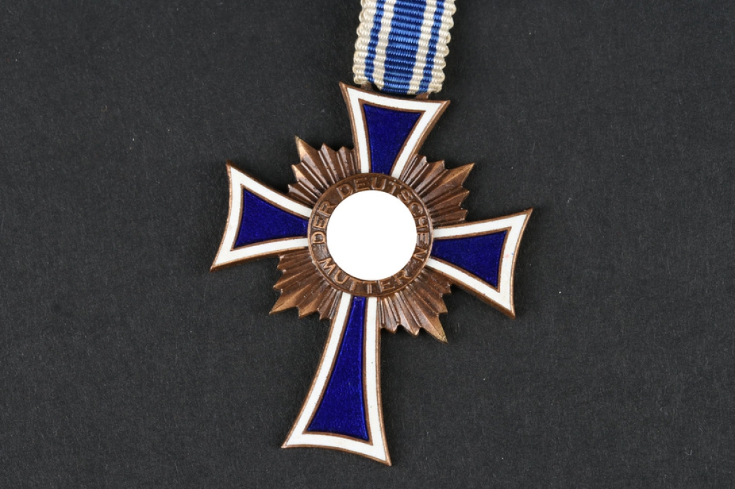 Cross of Honour of the German Mother 3rd Class, 2nd Pattern