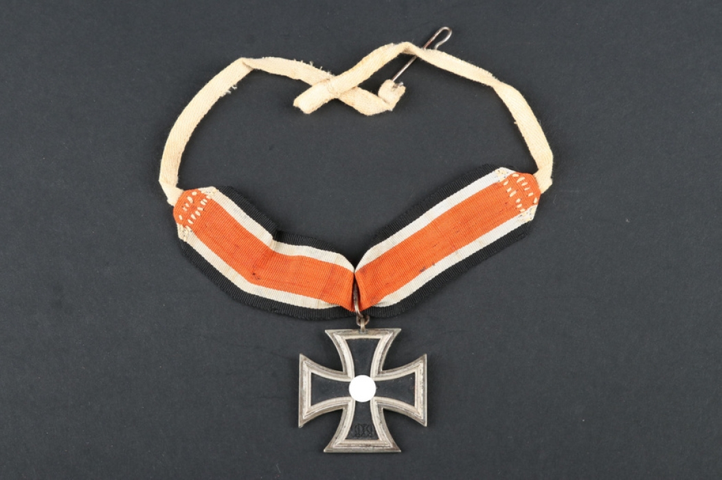 Knight's Cross of the Iron Cross - Front Assembly