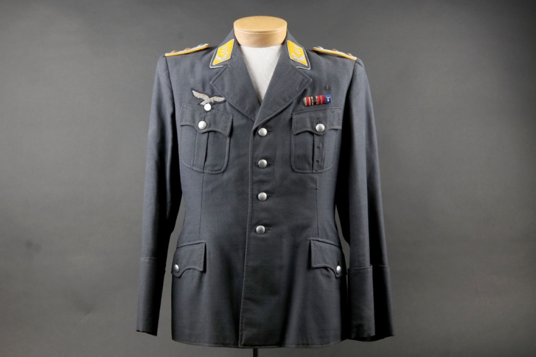 Luftwaffe tunic for a Hauptmann - Pilots