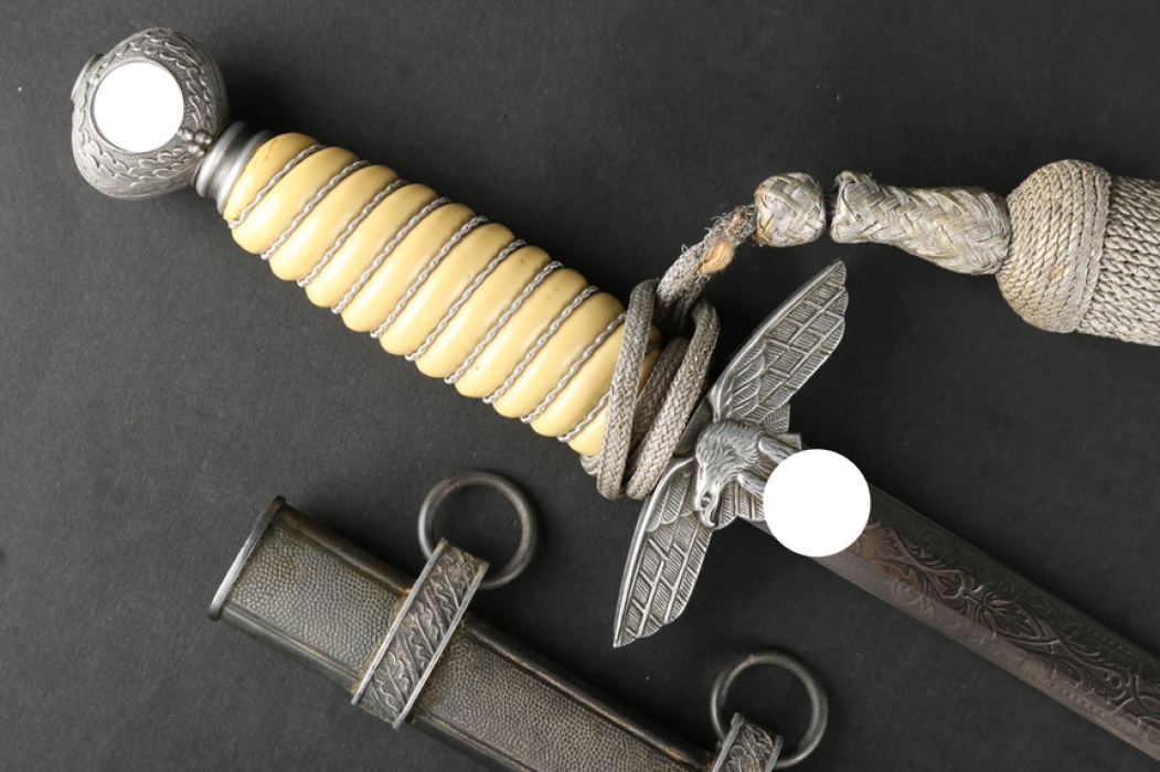 M37 etched Luftwaffe officer's dagger with Portepee