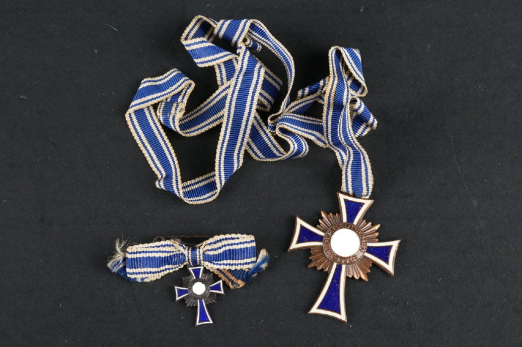 Cross of Honour of the German Mother 3rd Class, 2nd Pattern