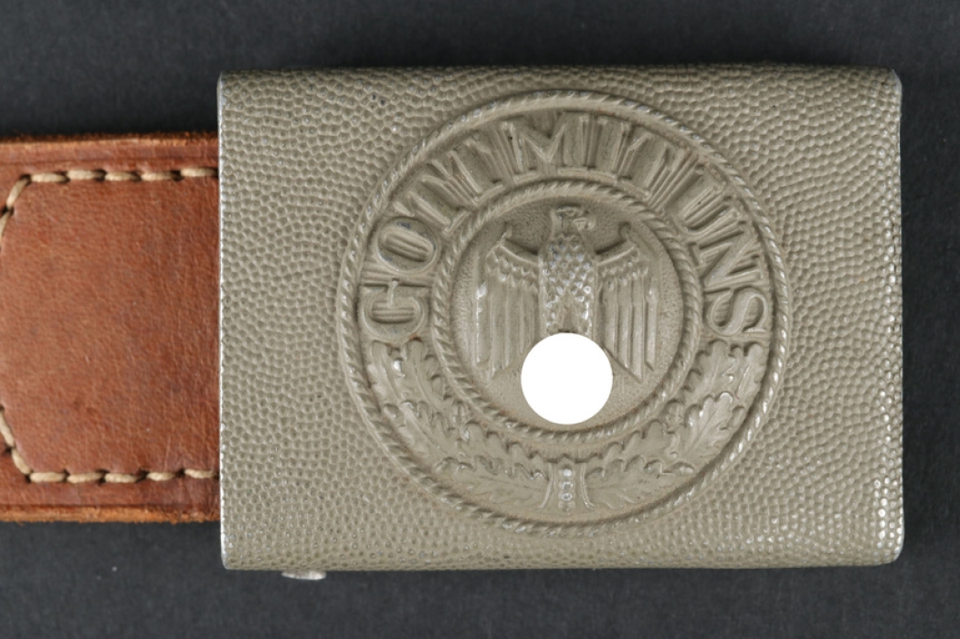 Unissued Heer field buckle "Gott mit uns" (EM/NCO) with leather tab